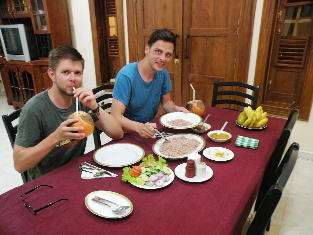 Henderson Airport Residence Negombo
