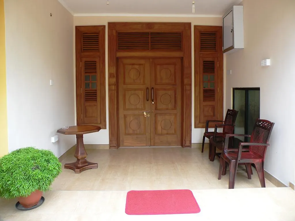 Henderson Airport Residence Negombo
