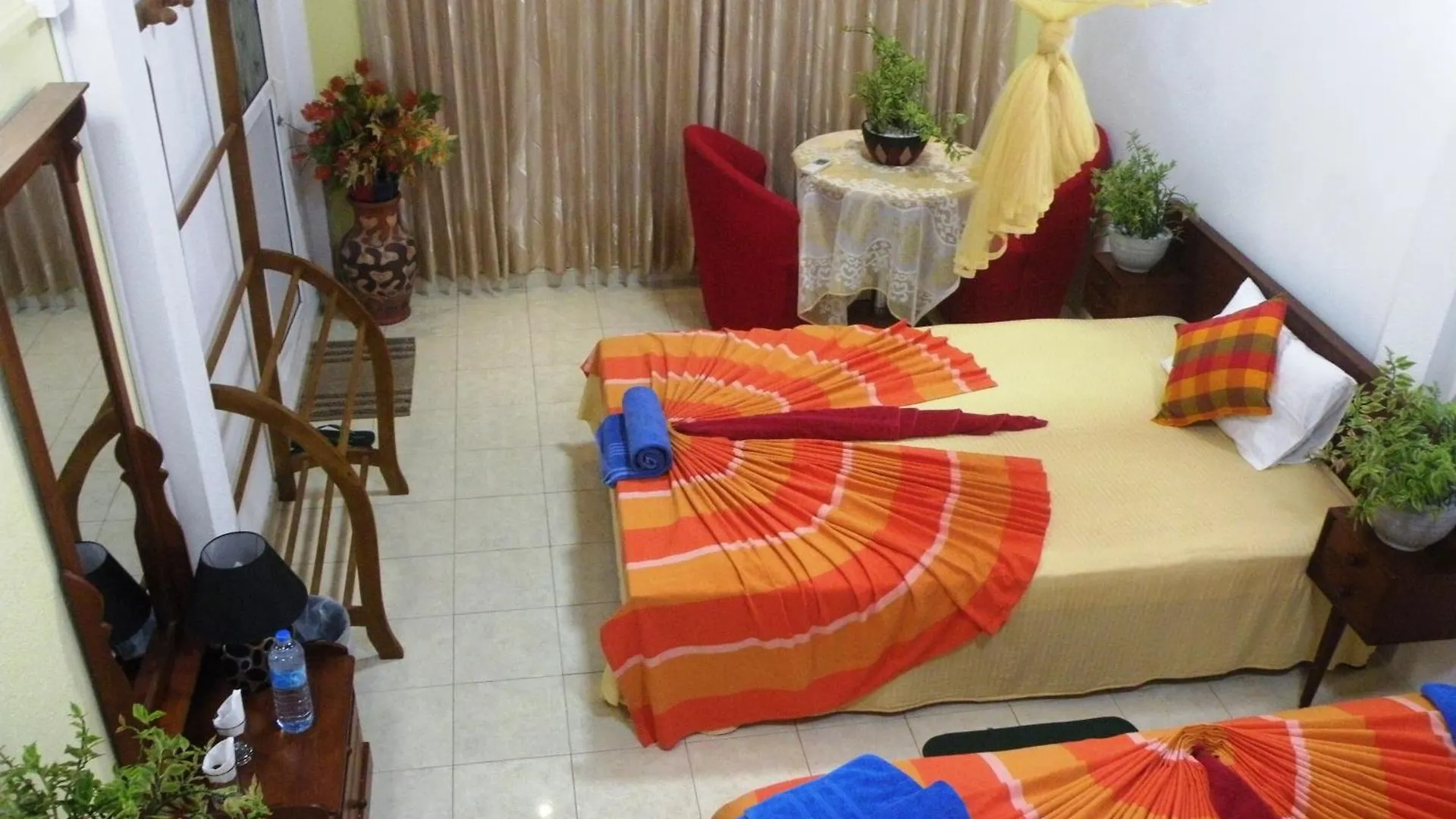 Henderson Airport Residence Negombo